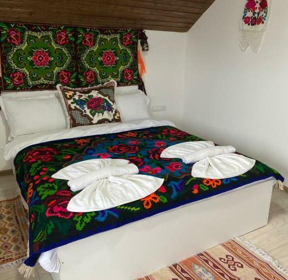 Номер Стандарт с Балконом, Casa Grai Moroșănesc