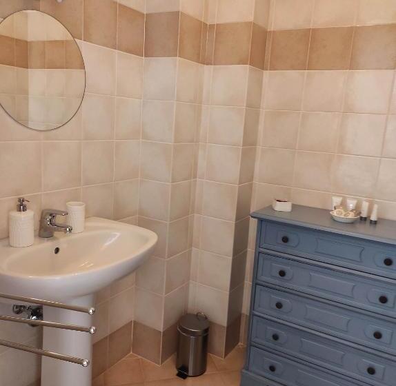 Четырехместный Номер Стандарт, B&b Anyme