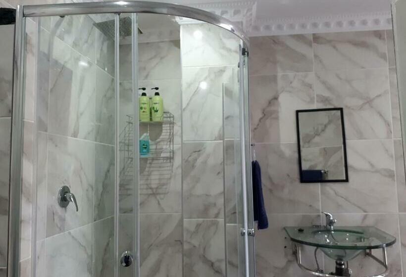 اتاق استاندارد با تخت بزرگ, 13th Avenue Guesthouse Benoni