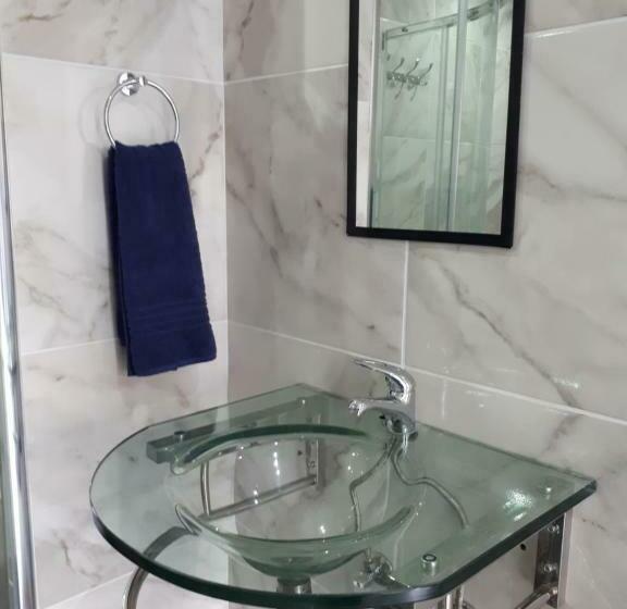 اتاق استاندارد با تخت بزرگ, 13th Avenue Guesthouse Benoni