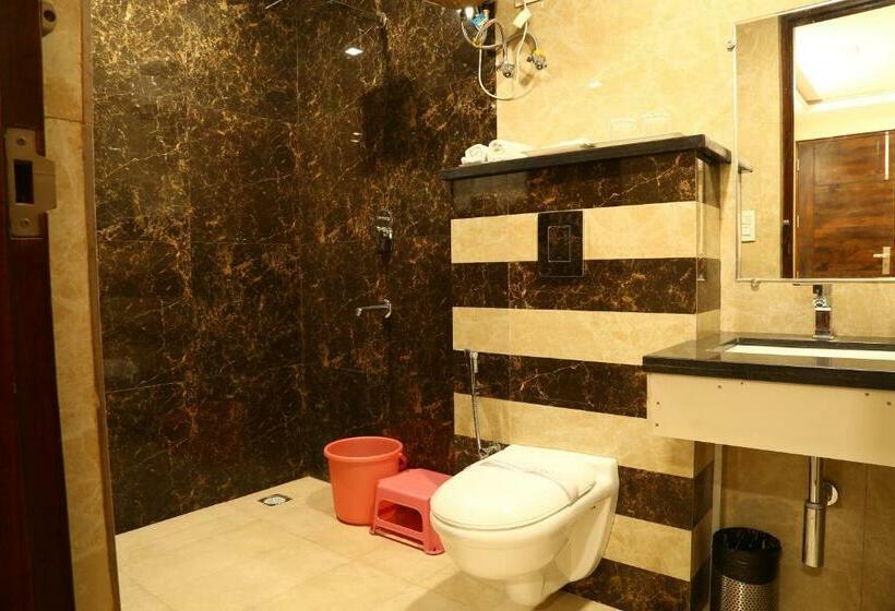 Quarto Basic, Kush Ganga   50 Meter From Har Ki Pauri, Haridwar