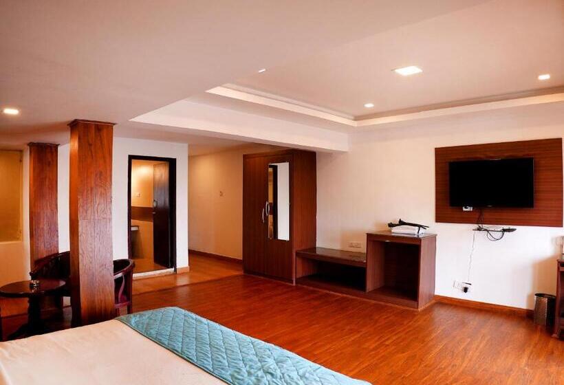 Номер Deluxe с Балконом, Vista Suites Doddabetta Ooty By Bestinn Leisure