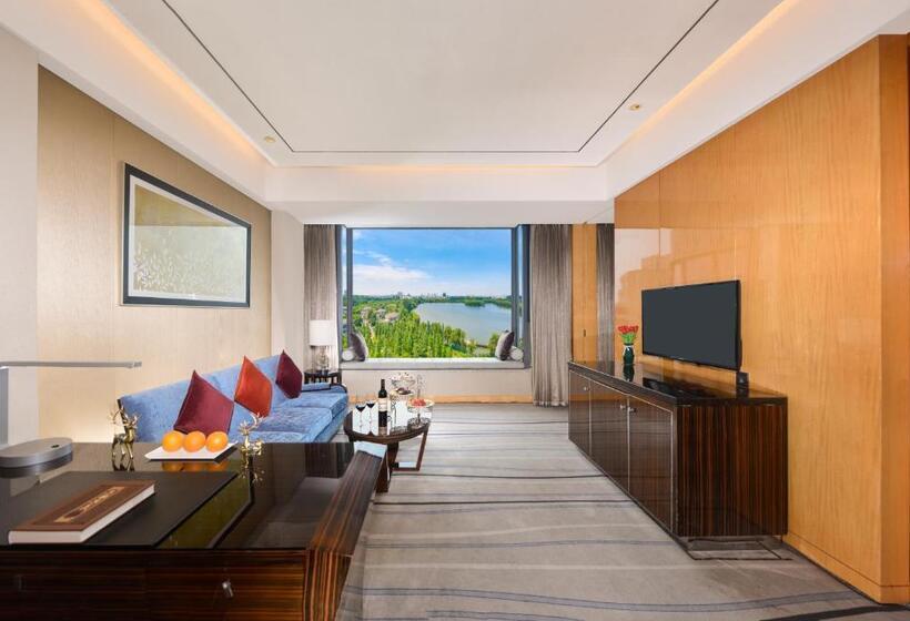 Suite with lake view, 六安曙光铂尊酒店