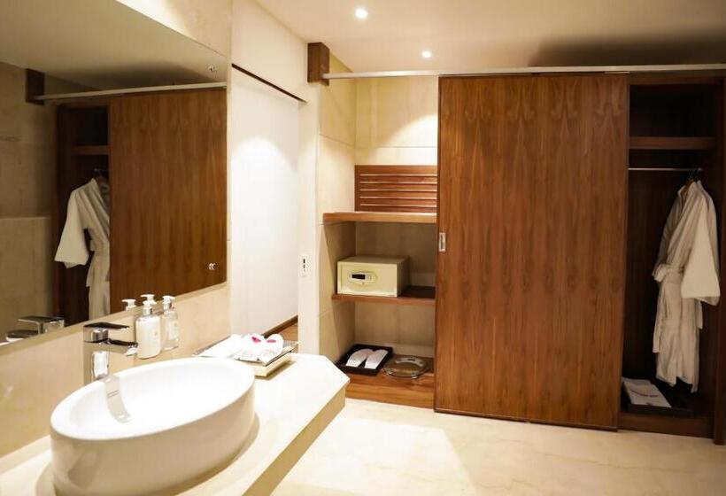 سوئیت پرزیدنت, Regenta Suites Gurugram, Sohna Road, Sector 49