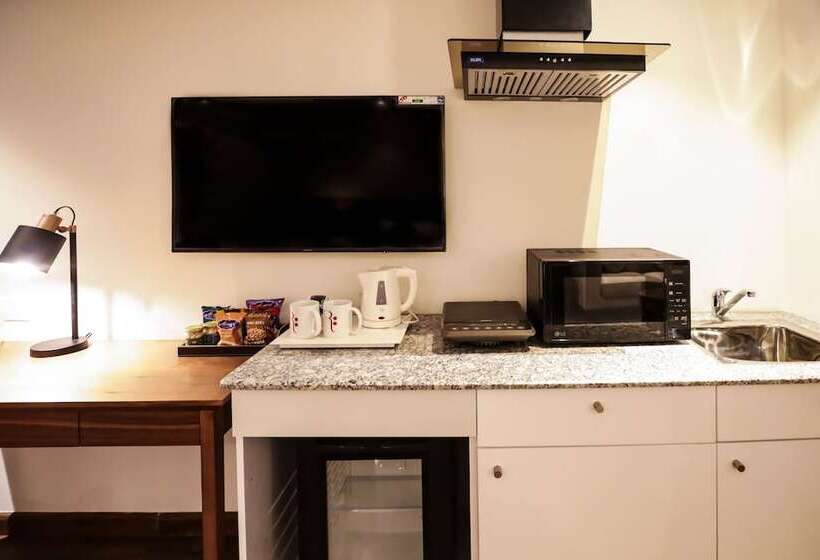 اتاق اجرایی, Regenta Suites Gurugram, Sohna Road, Sector 49