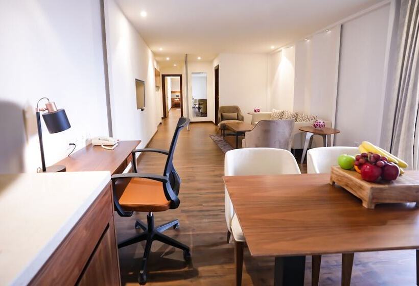 سوئیت پرزیدنت, Regenta Suites Gurugram, Sohna Road, Sector 49