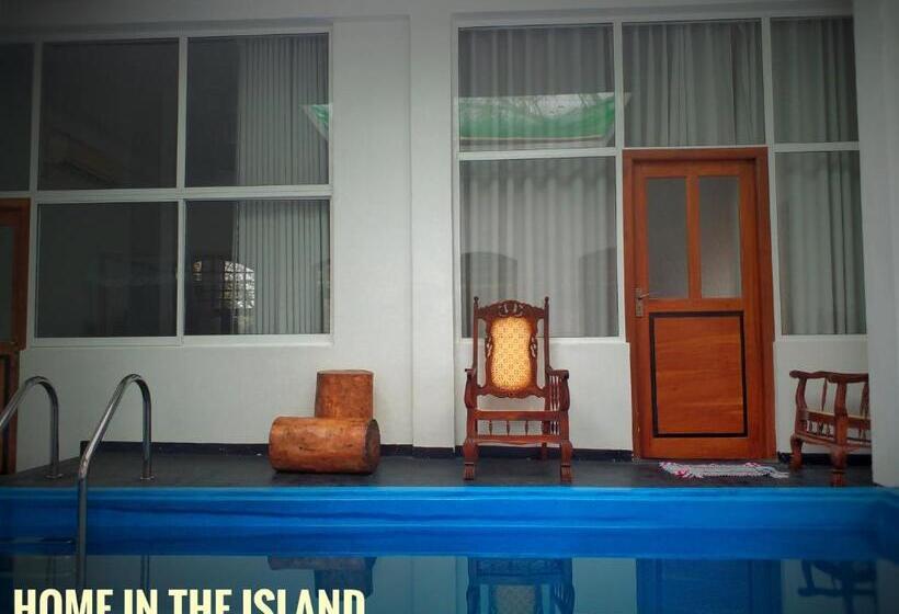 Номер Стандарт Вид на Бассейн, Home In The Island
