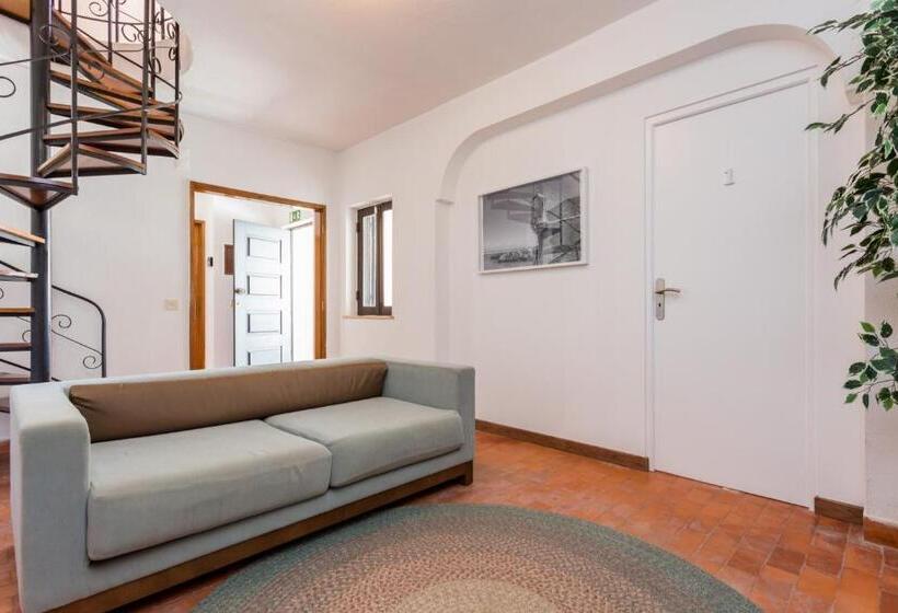 اتاق استاندارد با بالکن, Safari Beach Guest House