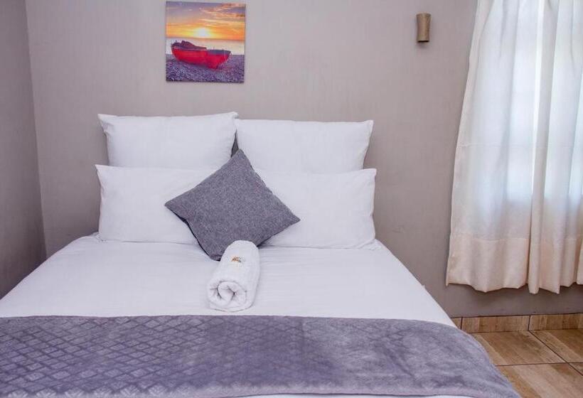 اتاق خانوادگی, Blueberry Bed And Breakfast