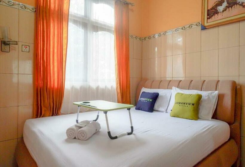 Номер Superior, Urbanview Hotel Anugrah Kendal By Reddoorz