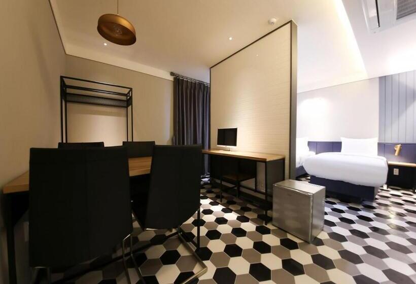 اتاق سوپریور با چشم‌انداز شهر, West In Hotel Yeosu