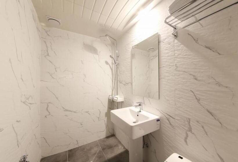 خانه 1 خوابه, West In Hotel Yeosu