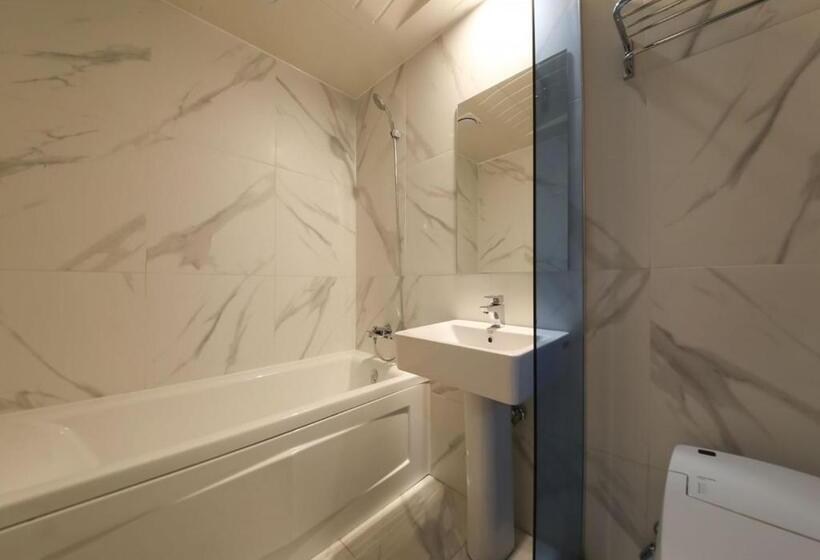 اتاق استاندارد با وان آب گرم, West In Hotel Yeosu