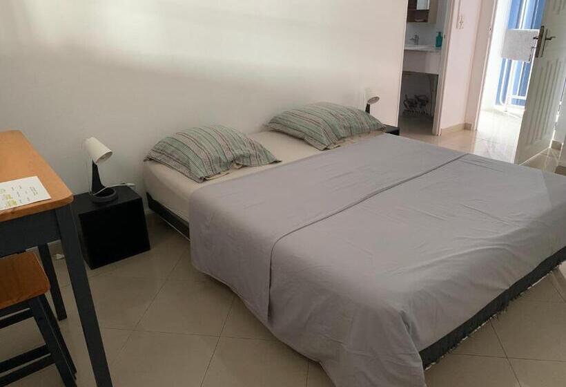 اتاق کلاسیک چهارنفره, Pelikan Chambres D Hôtes