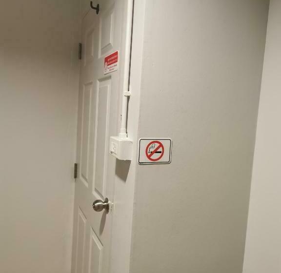 标准单人间共用浴室, Sida Hostel