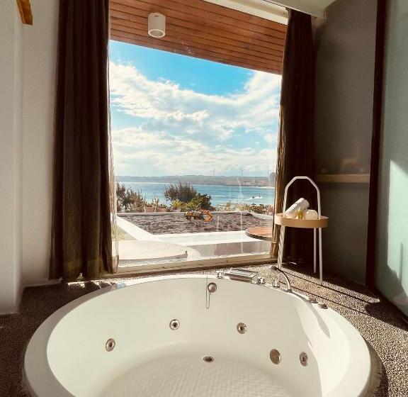 اتاق استاندارد چهار تخته با چشم‌انداز دریا, Sky Villa   南灣薇拉海景莊園 包棟villa