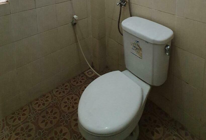 Номер Стандарт, Anind Guest House Near Museum Angkut Batu Redpartner