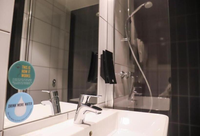 اتاق استاندارد, Comfort Hotel Xpress Central Station