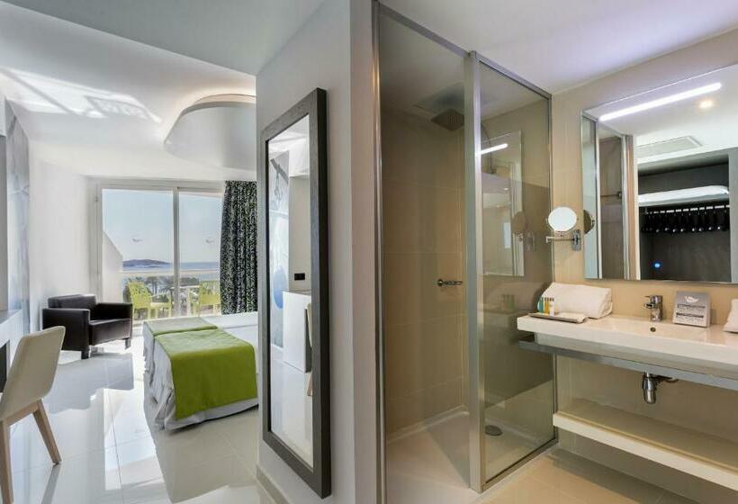 اتاق استاندارد با چشم‌انداز استخر, The Ibiza Twiins 4* Sup