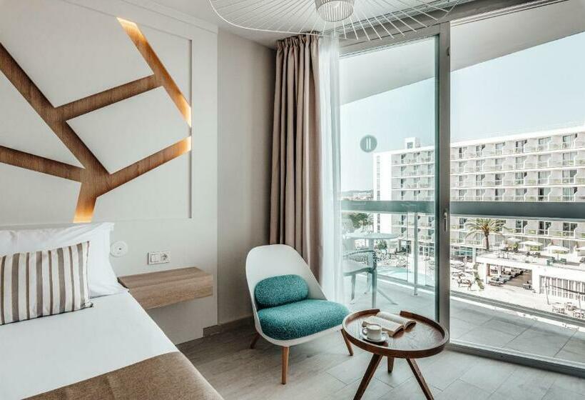 اتاق استاندارد با چشم‌انداز استخر, The Ibiza Twiins 4* Sup