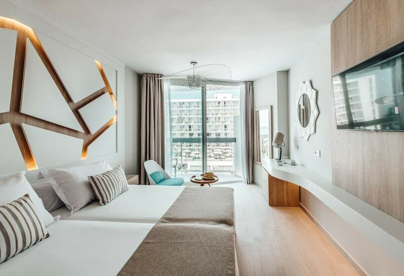 اتاق استاندارد با چشم‌انداز استخر, The Ibiza Twiins 4* Sup