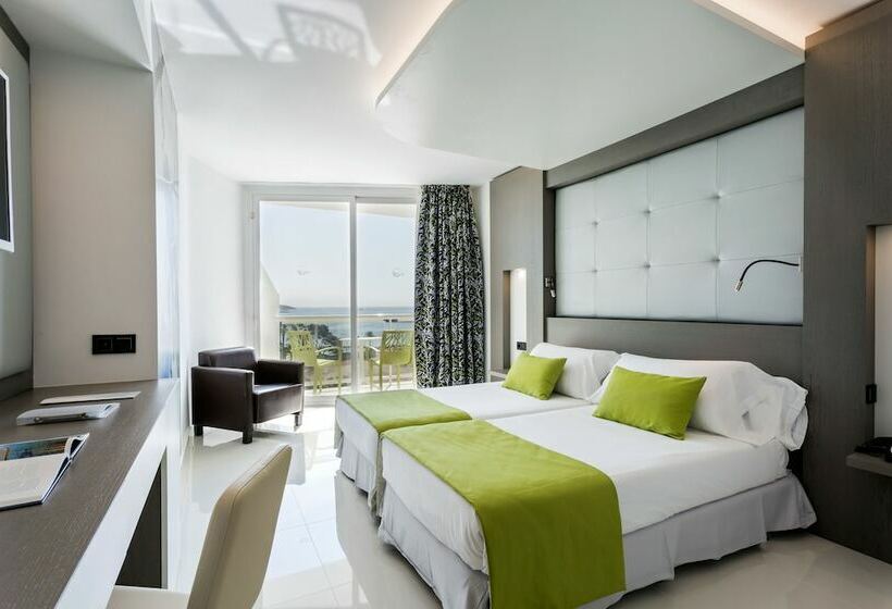 اتاق استاندارد با چشم‌انداز استخر, The Ibiza Twiins 4* Sup