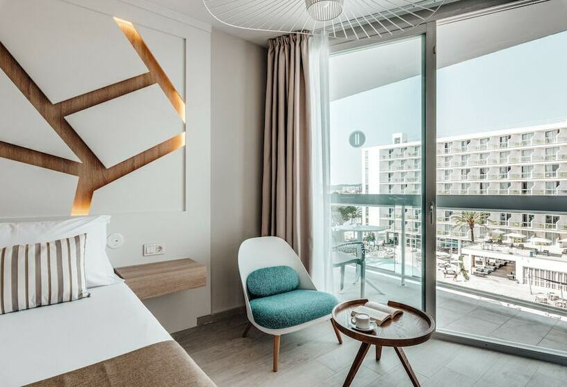 اتاق استاندارد با چشم‌انداز استخر, The Ibiza Twiins 4* Sup