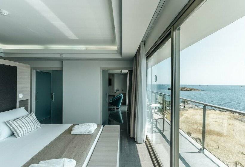 سوییت با چشم‌انداز دریا, The Ibiza Twiins 4* Sup