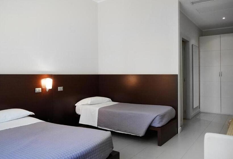 标准三人间, Martur Resort