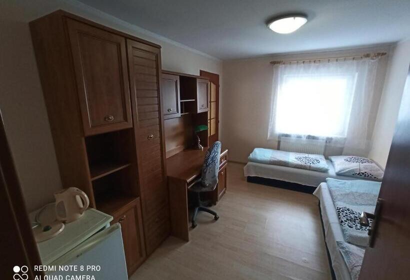 سوییت, Penzion Modřanka