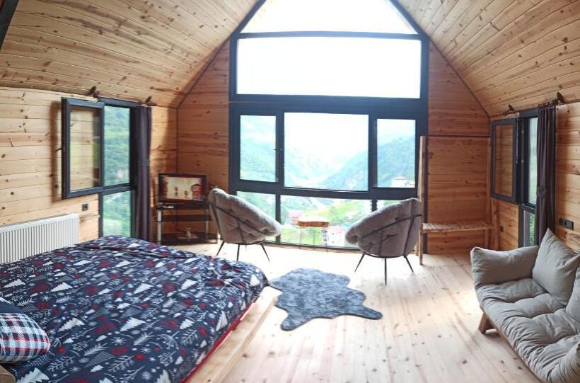بانگلوی استاندارد, Ekakta Bungalov