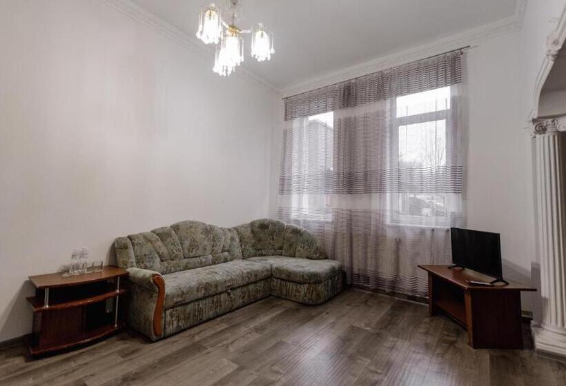 استودیو خانوادگی, готель яблуниця