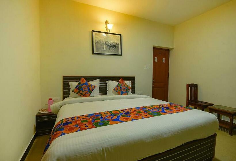 اتاق لوکس, Fabhotel Greenwood Stays