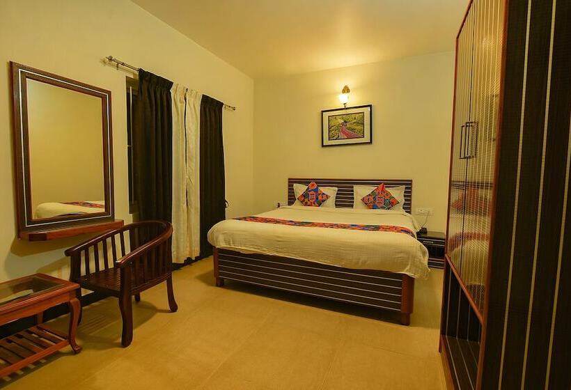 اتاق لوکس, Fabhotel Greenwood Stays