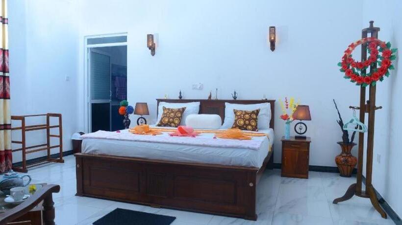Трехместный Номер Deluxe, Gold Sand Resort