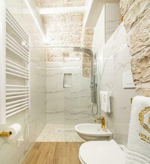 Номер Стандарт с Гидромассажем, Gold Suite B&b