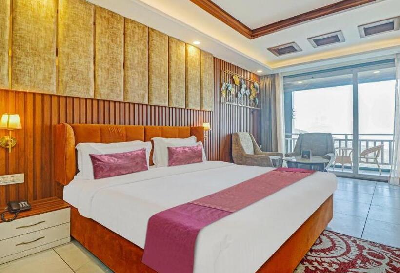 Quarto Deluxe, Woodville Inn   Hotel In Mcleodganj