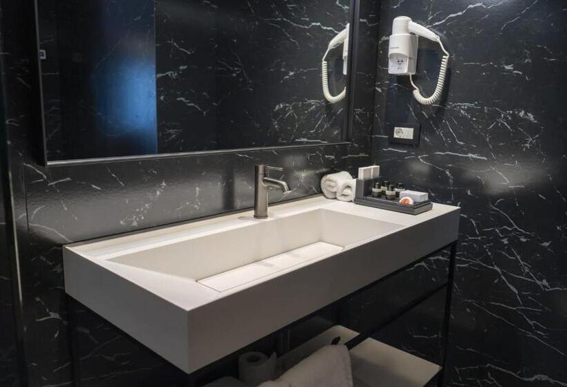 带1个卧室的带阳台的公寓, Moncafe Hotel Etico Tirana
