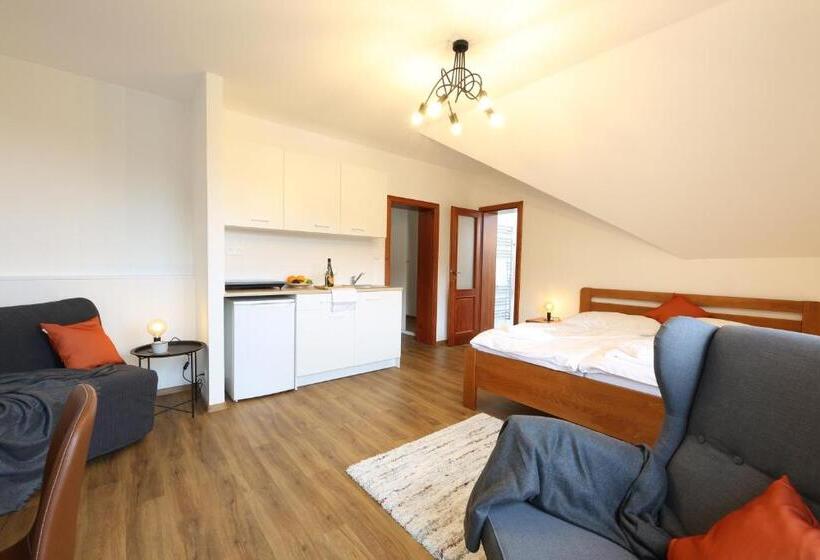 شقة غرفة نوم واحدة مزودة بشُرفة, úpatí Ještědu   Apartmány