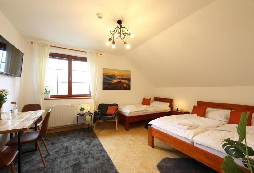 شقة غرفة واحدة, úpatí Ještědu   Apartmány