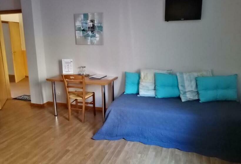 Номер Стандарт Трехместный, Chambres Thirion