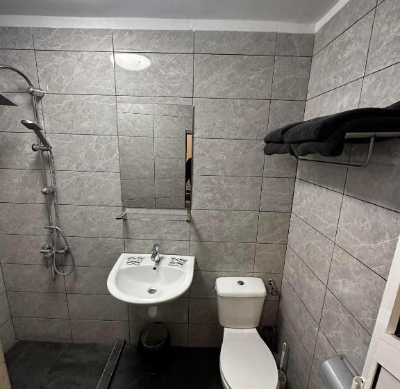 اتاق راحتی سه تخته, Casa Bucovineană