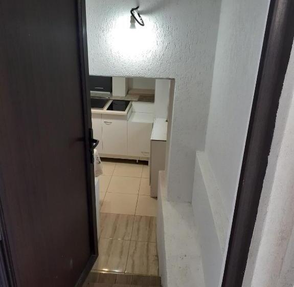 اتاق راحتی سه تخته, Casa Andy