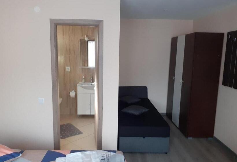 اتاق راحتی سه تخته, Casa Andy