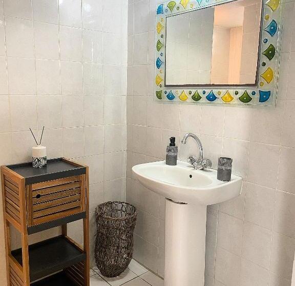 اتاق استاندارد با تراس, Auberge K Wan Hostel   Proche Plages