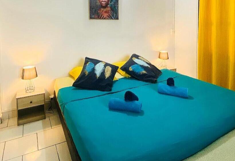 اتاق استاندارد با تراس, Auberge K Wan Hostel   Proche Plages
