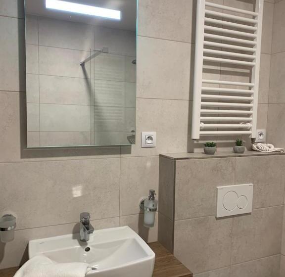 1베드룸 아파트 1층, Apartmány Valča