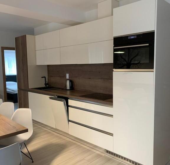침실 3개 아파트, Apartmány Valča