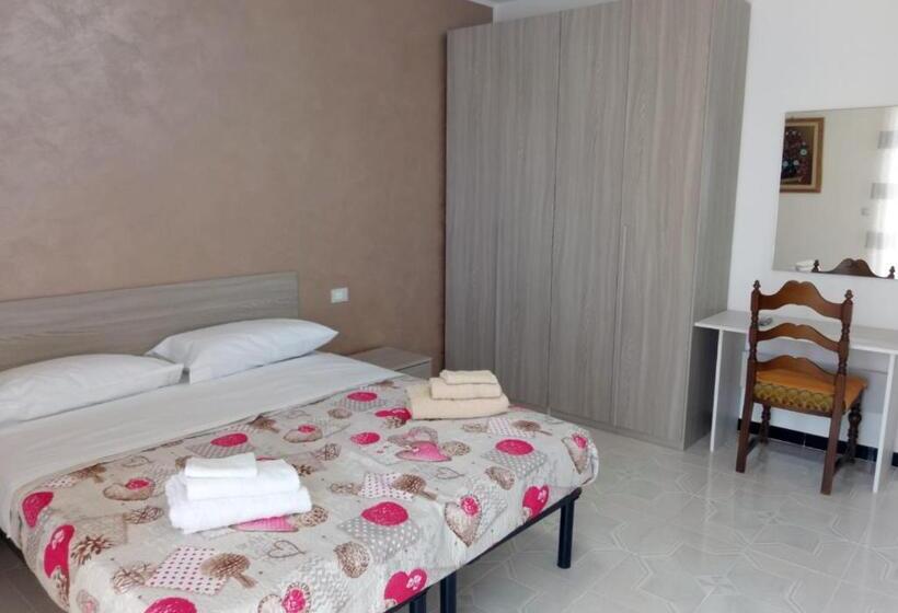 اتاق استاندارد با بالکن, Daniela B&b