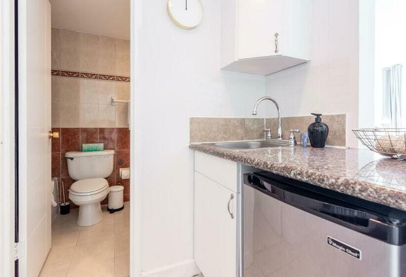 سوییت لوکس, Girasole Apartments